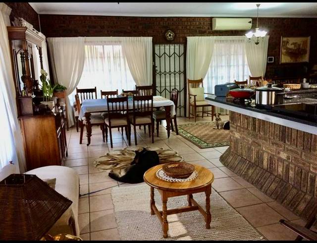 5 BEDROOM HOUSE FOR SALE IN HAYFIELDS